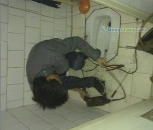 成都青羊區(qū)環(huán)衛(wèi)服務(wù) 專業(yè)管道疏通與化糞池清理，保障城市清潔與健康